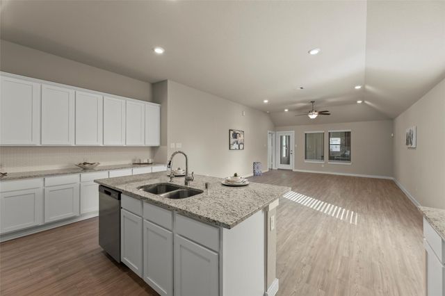 2610 Blue Abbot Drive, Fresno, TX 77545