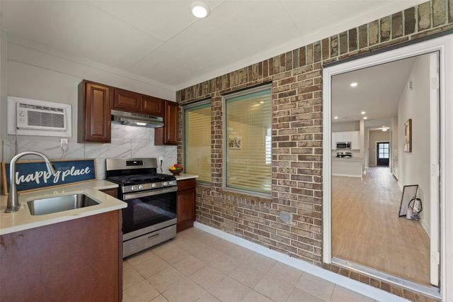 2610 Blue Abbot Drive, Fresno, TX 77545