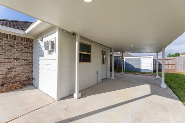 2610 Blue Abbot Drive, Fresno, TX 77545