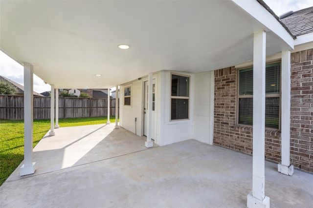 2610 Blue Abbot Drive, Fresno, TX 77545
