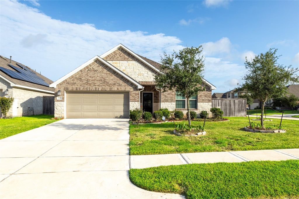 2610 Blue Abbot Drive, Fresno, TX 77545