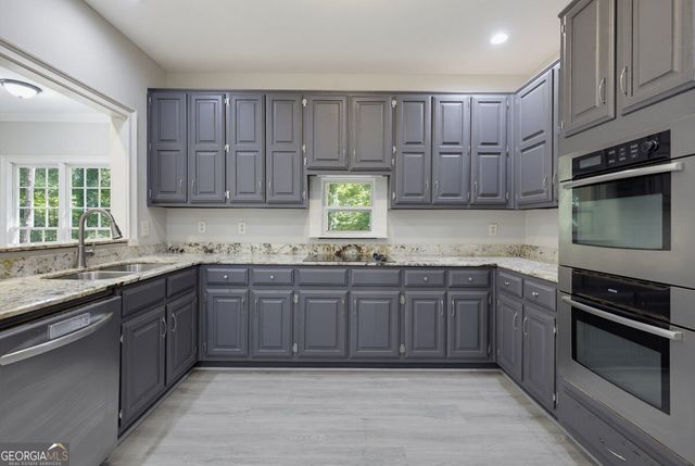 2711 Lochraven Court, Snellville, GA 30039