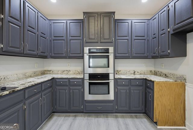 2711 Lochraven Court, Snellville, GA 30039