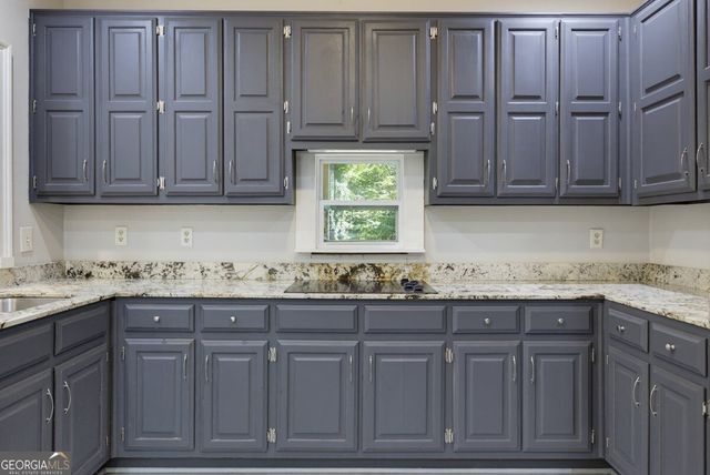 2711 Lochraven Court, Snellville, GA 30039