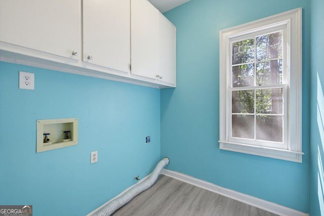 2711 Lochraven Court, Snellville, GA 30039
