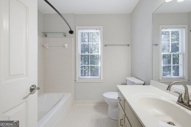 2711 Lochraven Court, Snellville, GA 30039