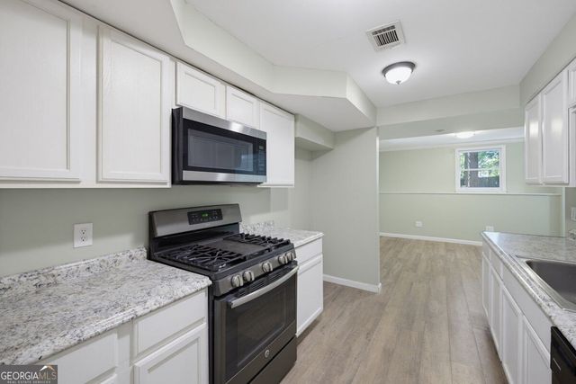 2711 Lochraven Court, Snellville, GA 30039