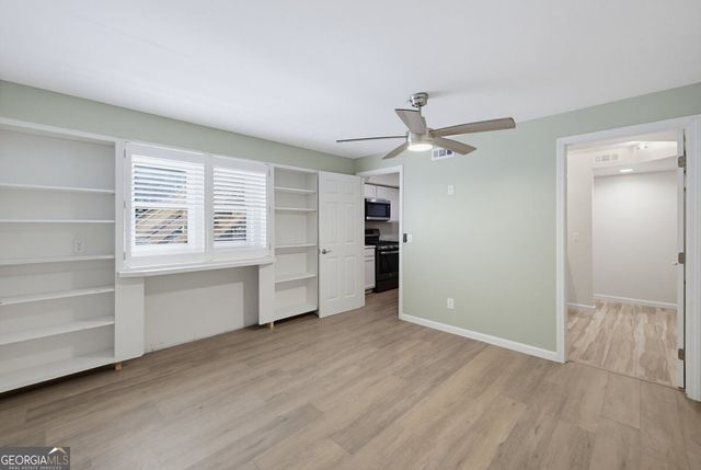 2711 Lochraven Court, Snellville, GA 30039