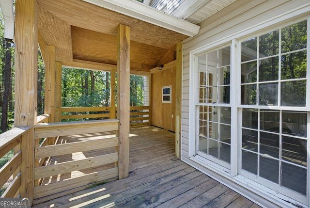 2711 Lochraven Court, Snellville, GA 30039