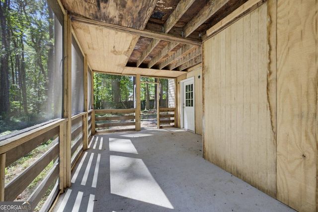 2711 Lochraven Court, Snellville, GA 30039
