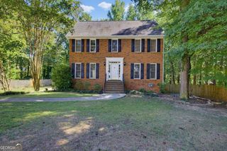 2711 Lochraven Court, Snellville, GA 30039