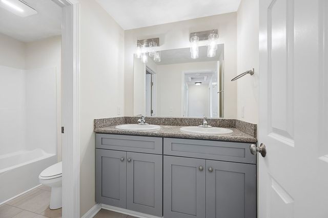 7 Snowberry Cir, Worcester, MA 01607