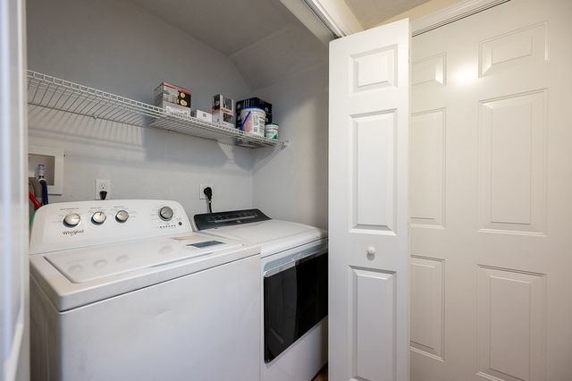 7 Snowberry Cir, Worcester, MA 01607