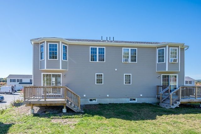7 Snowberry Cir, Worcester, MA 01607