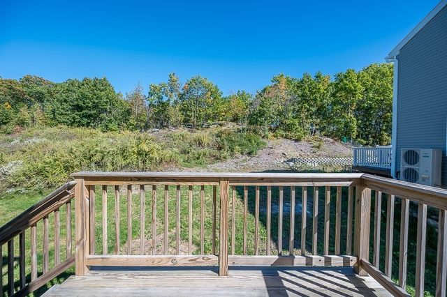 7 Snowberry Cir, Worcester, MA 01607