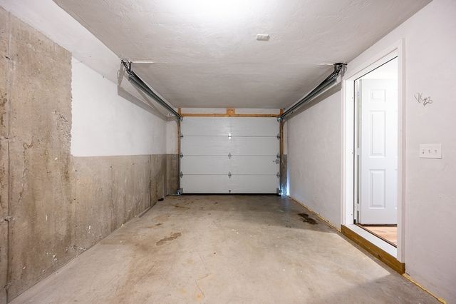 7 Snowberry Cir, Worcester, MA 01607