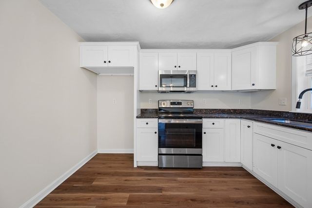 7 Snowberry Cir, Worcester, MA 01607