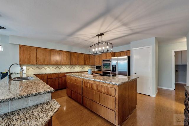 1327 Tiki Drive, Tiki Island, TX 77554