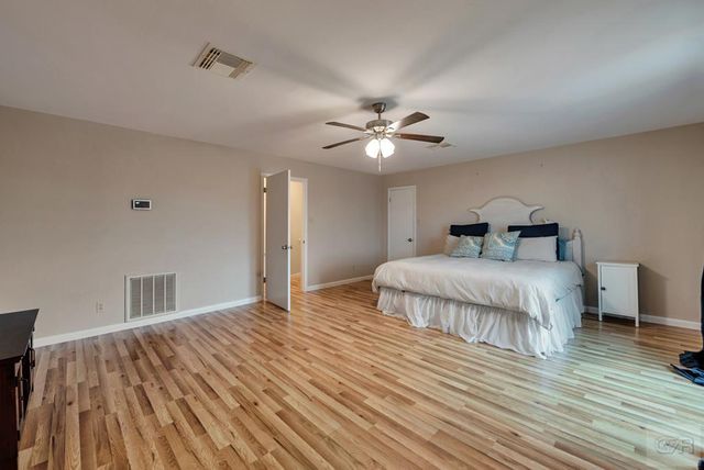 1327 Tiki Drive, Tiki Island, TX 77554