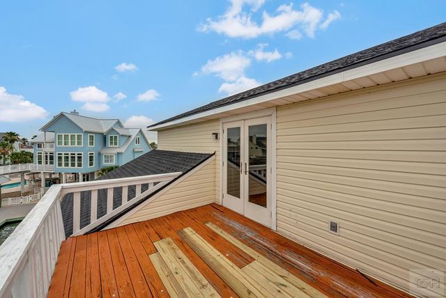 1327 Tiki Drive, Tiki Island, TX 77554