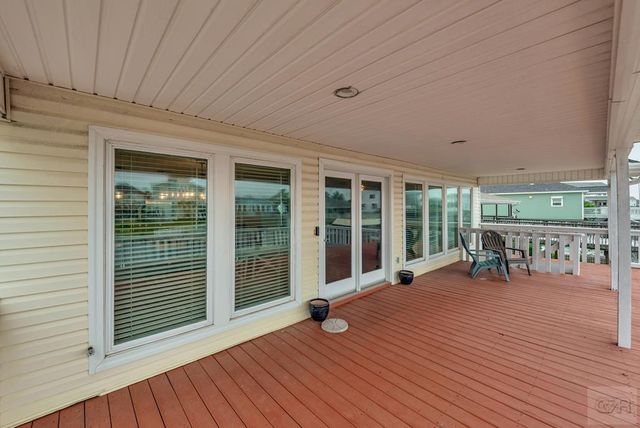 1327 Tiki Drive, Tiki Island, TX 77554