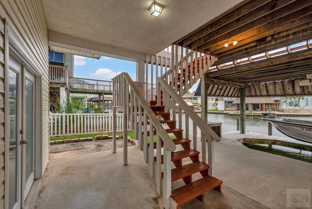 1327 Tiki Drive, Tiki Island, TX 77554