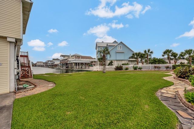 1327 Tiki Drive, Tiki Island, TX 77554