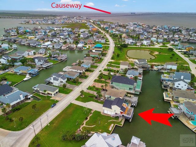 1327 Tiki Drive, Tiki Island, TX 77554