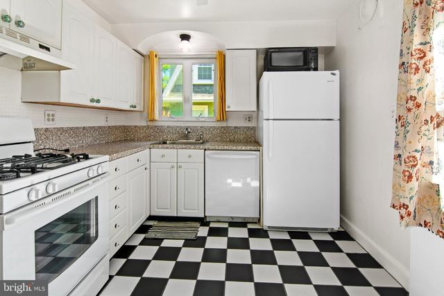 4211 KENSINGTON RD, Baltimore, MD 21229