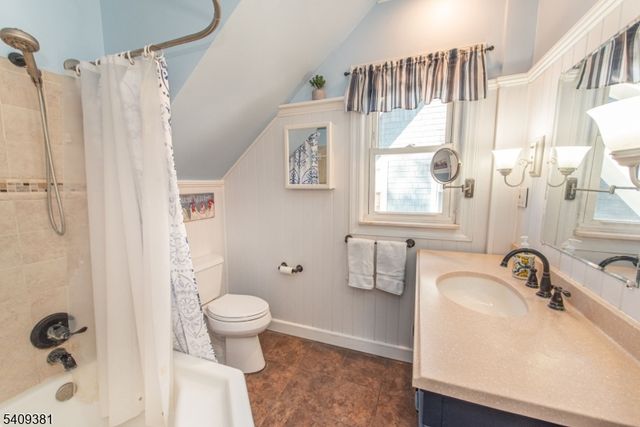 12 Ward Pl, Caldwell Boro Twp., NJ 07006