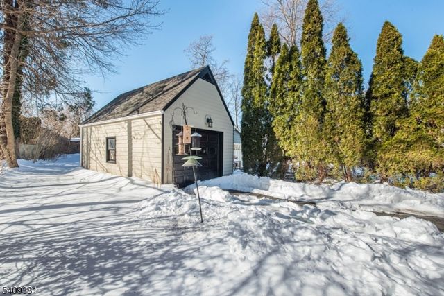 12 Ward Pl, Caldwell Boro Twp., NJ 07006