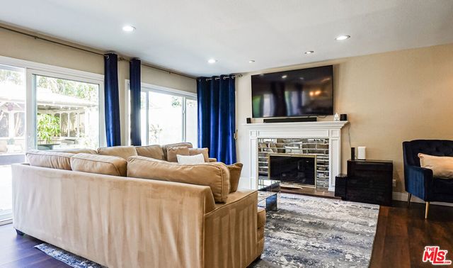 22 Hunter, Irvine, CA 92620