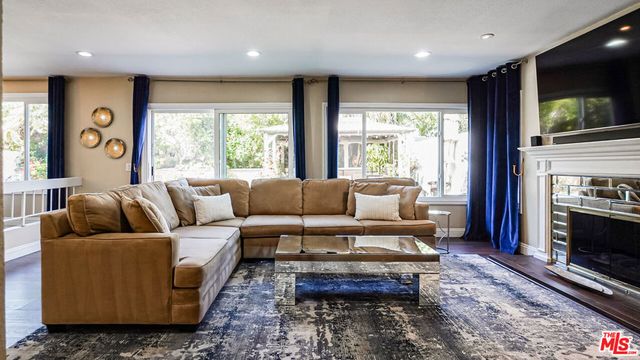22 Hunter, Irvine, CA 92620