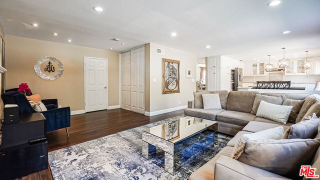 22 Hunter, Irvine, CA 92620