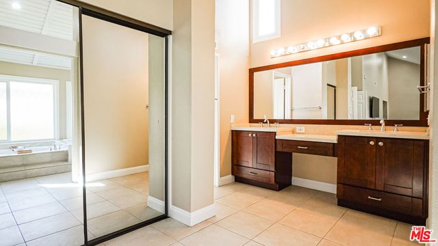 22 Hunter, Irvine, CA 92620