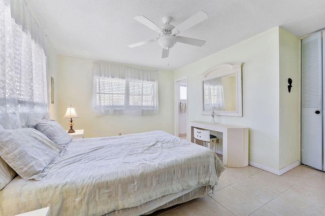 2523 Dudley Drive W H, West Palm Beach, FL 33415