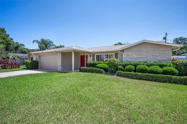 9083 BRIARWOOD DRIVE, Seminole, FL 33772