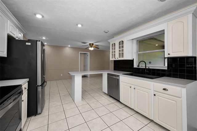 9083 BRIARWOOD DRIVE, Seminole, FL 33772
