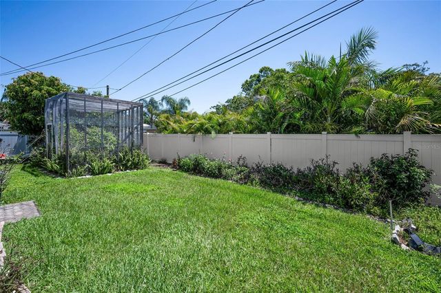 9083 BRIARWOOD DRIVE, Seminole, FL 33772
