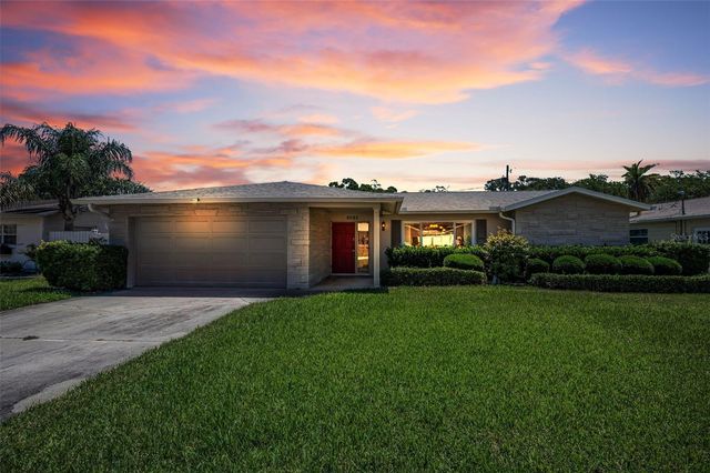 9083 BRIARWOOD DRIVE, Seminole, FL 33772