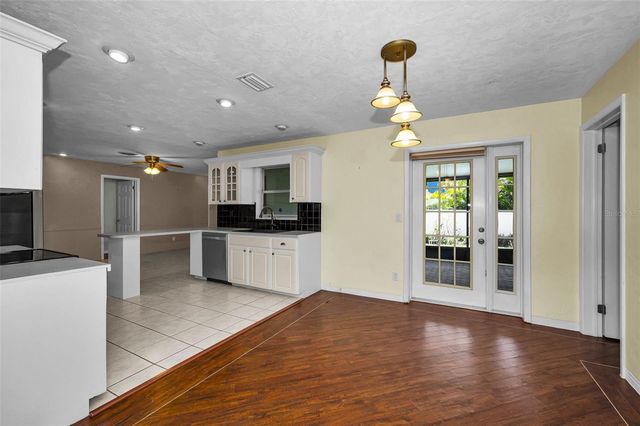 9083 BRIARWOOD DRIVE, Seminole, FL 33772