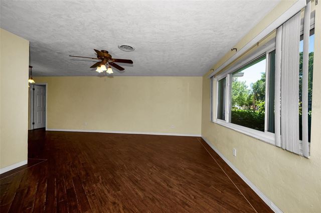 9083 BRIARWOOD DRIVE, Seminole, FL 33772