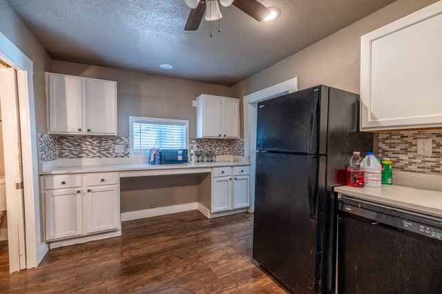 203 W Purdom Avenue, Alvarado, TX 76009