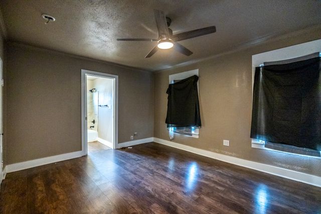 203 W Purdom Avenue, Alvarado, TX 76009