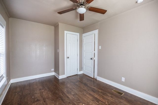 203 W Purdom Avenue, Alvarado, TX 76009