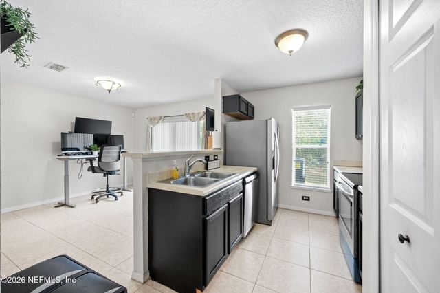 7424 PALM HILLS Drive, Jacksonville, FL 32244