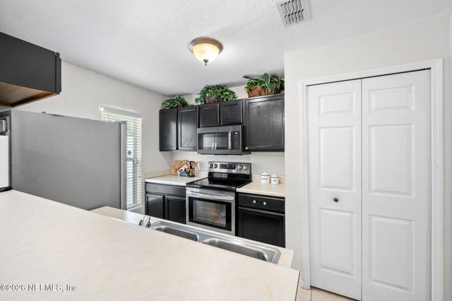 7424 PALM HILLS Drive, Jacksonville, FL 32244