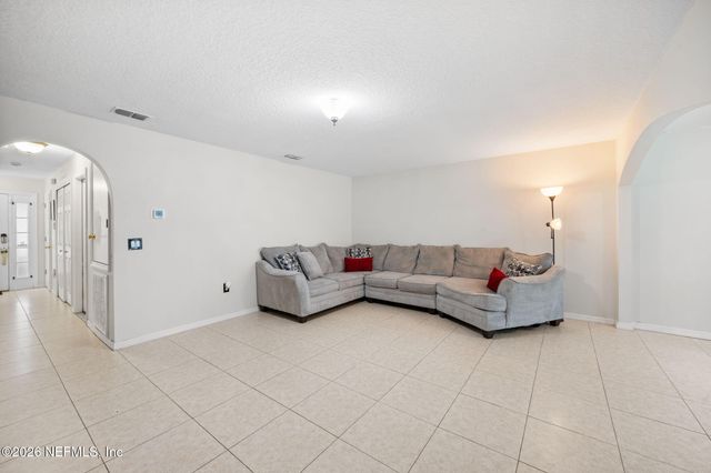 7424 PALM HILLS Drive, Jacksonville, FL 32244