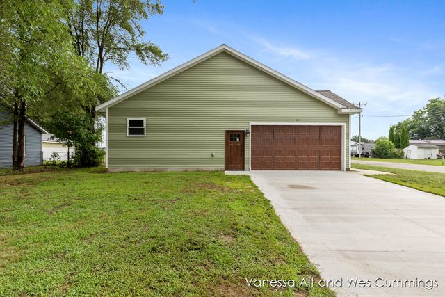 902 N York Street, Belding, MI 48809