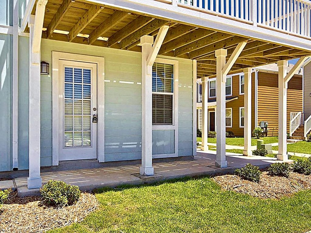332 Trestle Tree ST C, San Marcos, TX 78666
